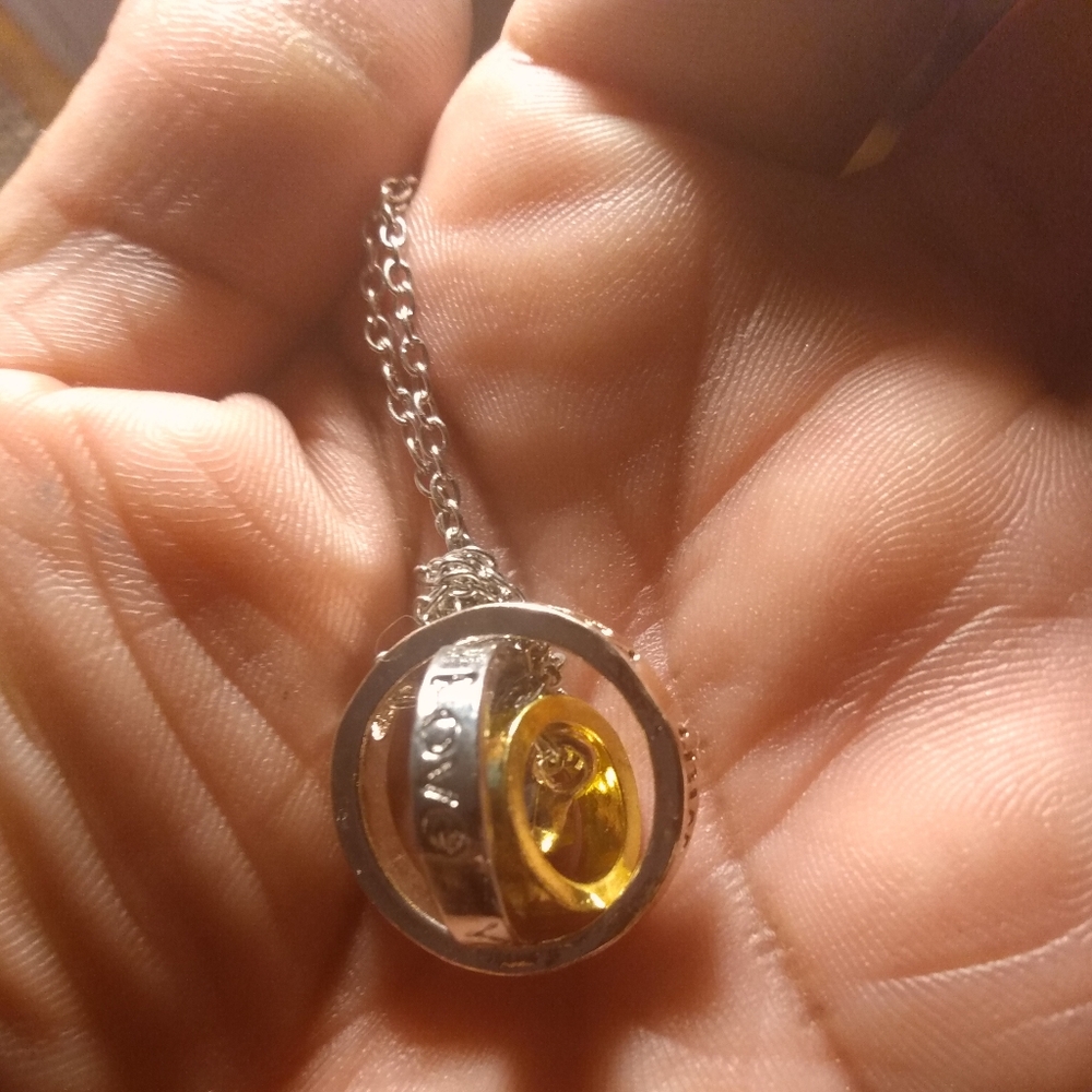 Necklace - Picture 2 of 4